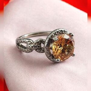 Elegant Champagne CZ Halo Ring with Vintage-Inspired Band - Size 7